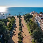 Modern Apartment - 2 Bedrooms, Beachside - Puerto Banus