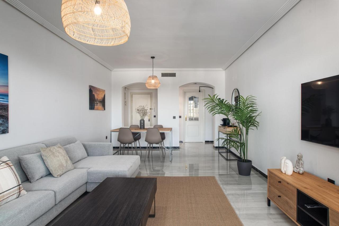 Modern - 2 Bedrooms, Beachside - Puerto Banus Apartamento Marbella