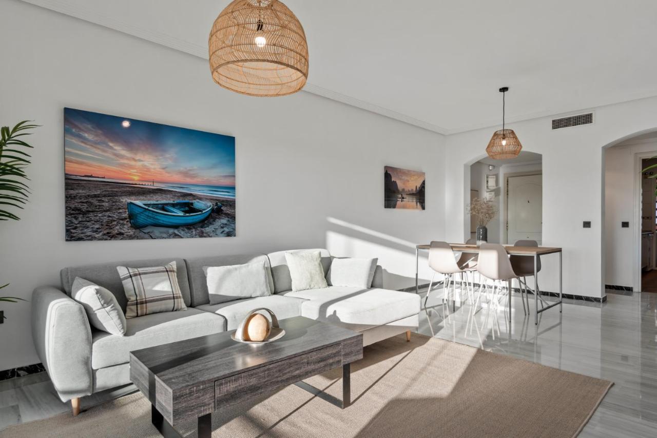 Modern - 2 Bedrooms, Beachside - Puerto Banus Apartamento *
