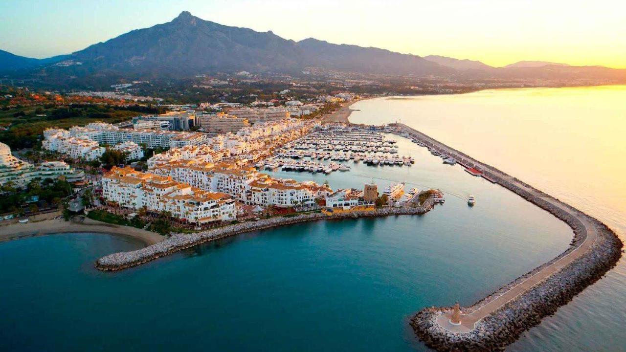 Apartamento Modern - 2 Bedrooms, Beachside - Puerto Banus Marbella